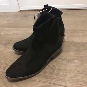 Brand new short boots
